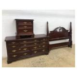 3 Pc. Queen Size Bedroom Suite