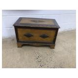 Primitive Grain Painted Hinge Top Storage Box