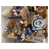 Household Decorations, Advertising Tins, etc.