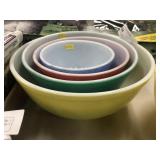 Set of 4 Pyrex Mixing Bowls