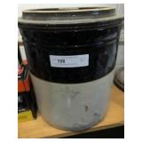 5-Gallon Two-Toned Crock with Lid