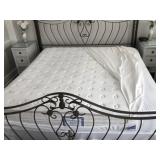 Sealy Posturepedic King Size Mattress & Boxspring