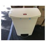 Rubbermaid 90 Liter Container