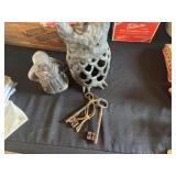 Cast Iron Bank, Owl & Keys