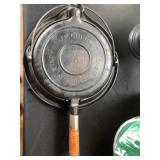 Wagner #8 Cast Iron Waffle Iron