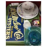 Decorative Chinaware, Contemporary Tin Sign Decorative Chinaware, Contemporary Tin Sign