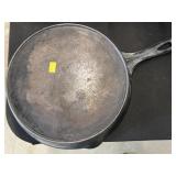 Unsigned No. 8 Cast Metal Frying Pan Unsigned No. 8 Cast Metal Frying Pan