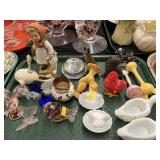 Hummel Figurine, Milk Glass, Figurines Hummel Figurine, Milk Glass, Figurines