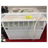 Frigidaire 11,000 BTU Air Conditioner Frigidaire 11,000 BTU Air Conditioner