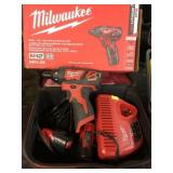 Milwaukee M12 Screwdriver Kit