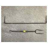 T. Loose Utensil Rack w/ Flesh Fork