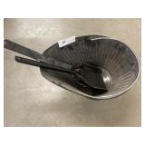 Ash Bucket with 2 Shovels