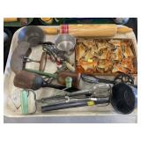 Cookie Cutters and Vintage Kitchenwares