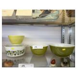 (4) Pieces of Vintage Pyrex