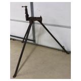 Bridgeport Pipe Vise with Tristand