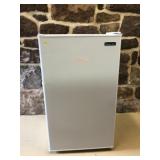 Magic Chef Apartment Size Refrigerator/Freezer