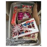 Plastic Tote/Lid, Christmas Ornaments and Decor