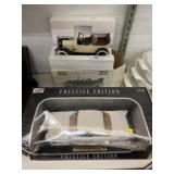 (2) 1:18 Scale Diecast Toy Vehicles