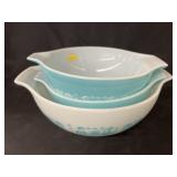 (3) Pyrex Amish Butterprint Mixing Bowls