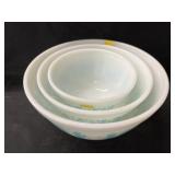 (3) Pyrex Amish Butterprint Nesting Bowls