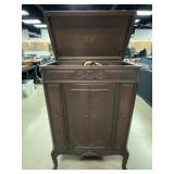 Orthophonic Victrola w/ Full Set of Books