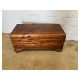 Cedar Blanket storage chest