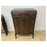 Victrola  w/ Lower Record Stoage
