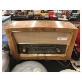 Vintage Countertop Radio