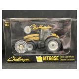 1:32 Scale Challenger Tractor