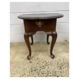 1 Drawer Queen Anne Style End tale