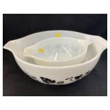2 Pyrex Gooseberry Mixing Bowls