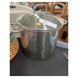 Culinary Essentials Pot & Lid