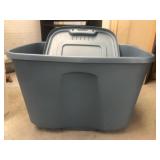 Tub w/ Lid