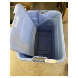 Tub w/ Lid