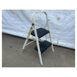 Easy Reach 2-Step Folding Step Ladder