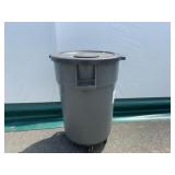 Rubbermaid Brute 100L Wheeled Trash Can