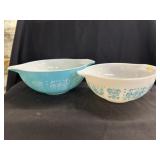(2) Vintage Pyrex Amish Butterprint Mixing Bowls