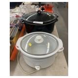 (2) Slow Cookers