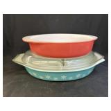 (2) Vintage Pyrex Serving Dishes