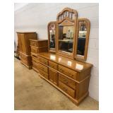Broyhill Premier Oak Bedroom 5pc. Set