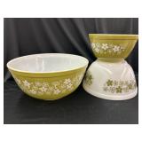 (3) Pyrex Daisy Pattern Nesting Bowls