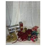 Holiday Dï¿½cor Lot with Vera Bradley Ornaments