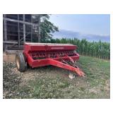 International 510 Drill w/ Grass Box