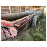 New Holland Tandem Axle Manure Spreader