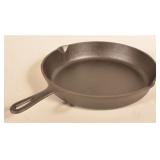 #10 Cast Iron Cookware Skillet w/ Heat Ring