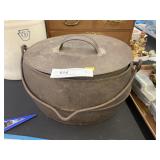 Marietta Cast Metal Dutch Oven