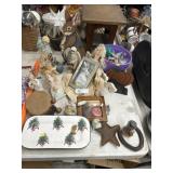 Figurines & Seasonal Decor