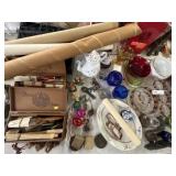 Side Table, Figurines, Collects. & Chinaware