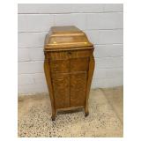 Victor Talking Machine Oak Phonograph Cabinet