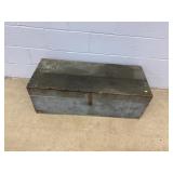 Wood Tool Chest with Tray and Metal Hinge